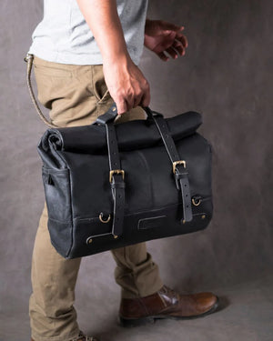 
                  
                    TRIP MACHINE OUTLAW SADDLEBAG BLACK
                  
                