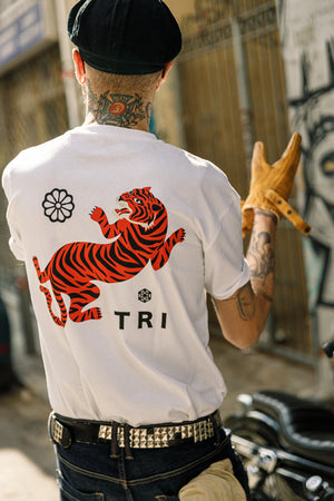 
                  
                    TRI "TORA" TEE - Heavy Oversized - White
                  
                