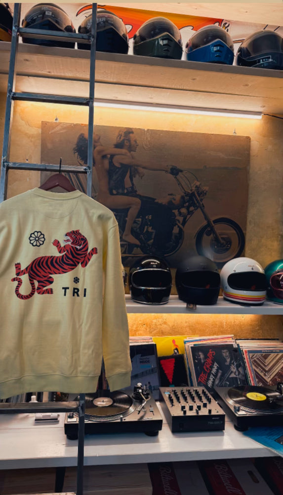 
                  
                    TRI "TORA"- SWEATSHIRT - SOFT YELLOW
                  
                