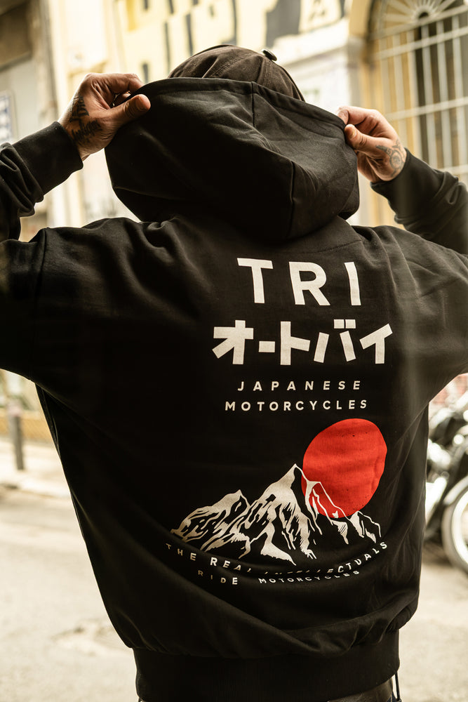 
                  
                    TRI JAPANESE MOTOR - ULTRA HEAVY HOODIE - BLACK
                  
                