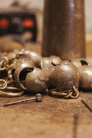 
                  
                    TRI X PAISIOS - HANDCRAFTED KEY RING - SILVER
                  
                