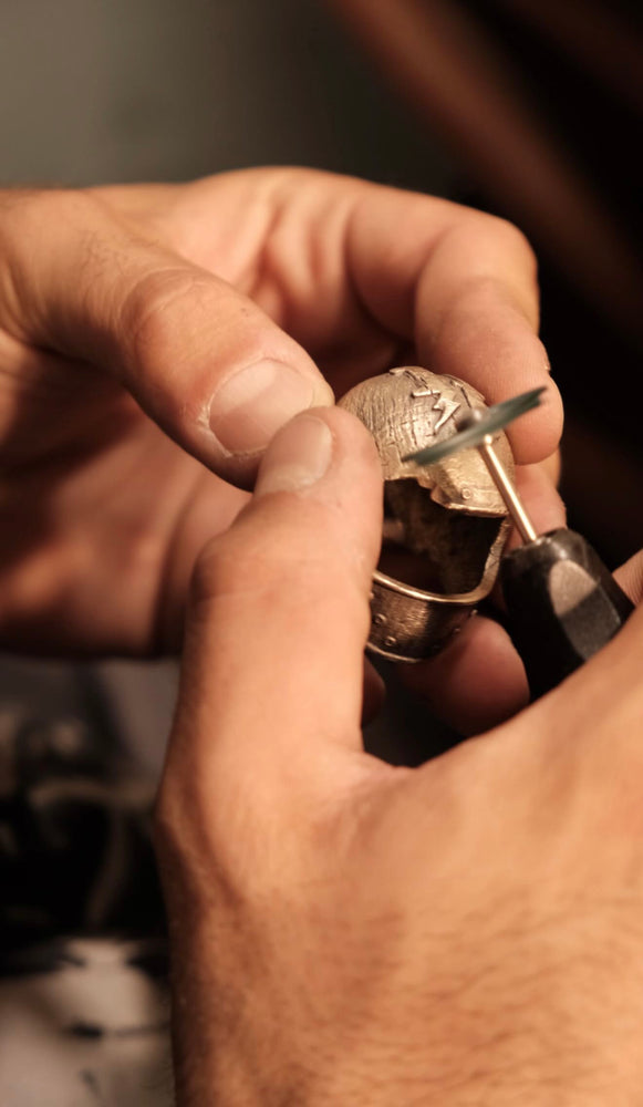 
                  
                    TRI X PAISIOS - HANDCRAFTED KEY RING - SILVER
                  
                