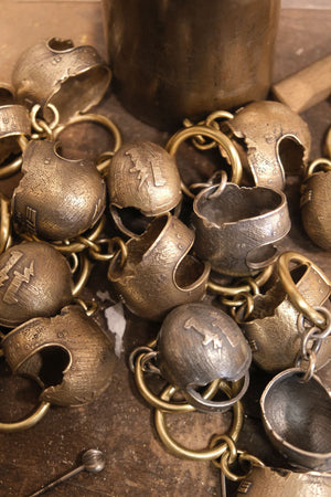 
                  
                    TRI X PAISIOS - HANDCRAFTED KEY RING - BRASS
                  
                