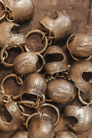 
                  
                    TRI X PAISIOS - HANDCRAFTED KEY RING - BRASS
                  
                