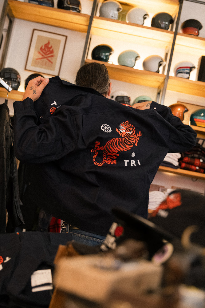 
                  
                    TRI "TORA"- EMBROIDERED WORKWEAR JACKET - NAVY BLUE
                  
                