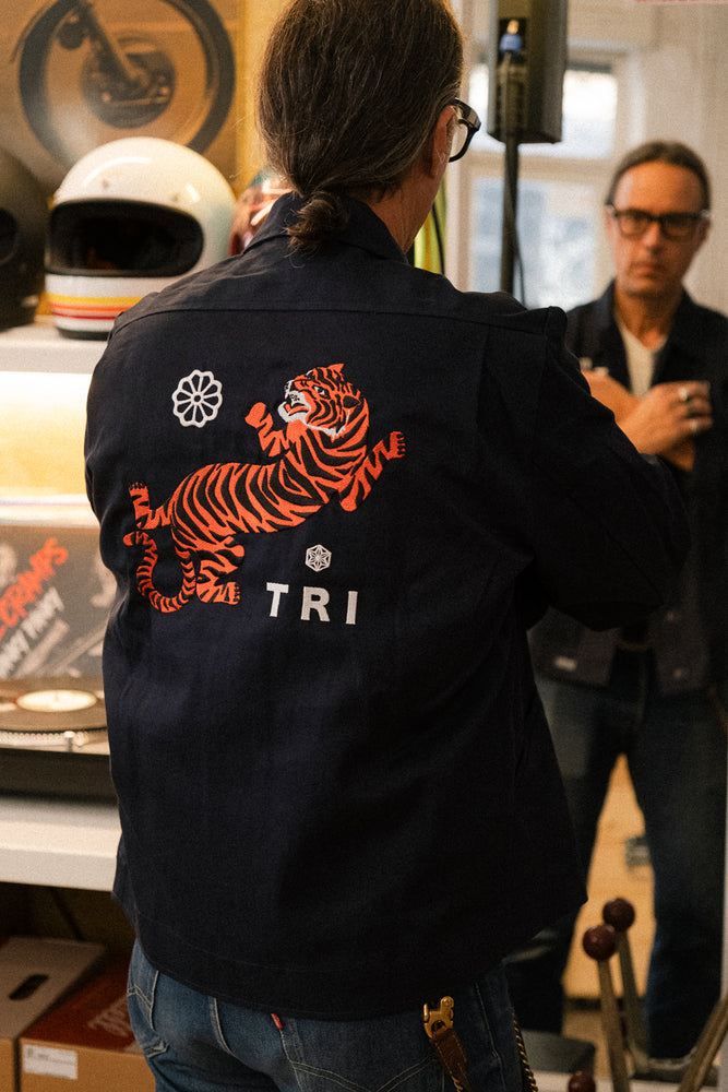 
                  
                    TRI "TORA"- EMBROIDERED WORKWEAR JACKET - NAVY BLUE
                  
                