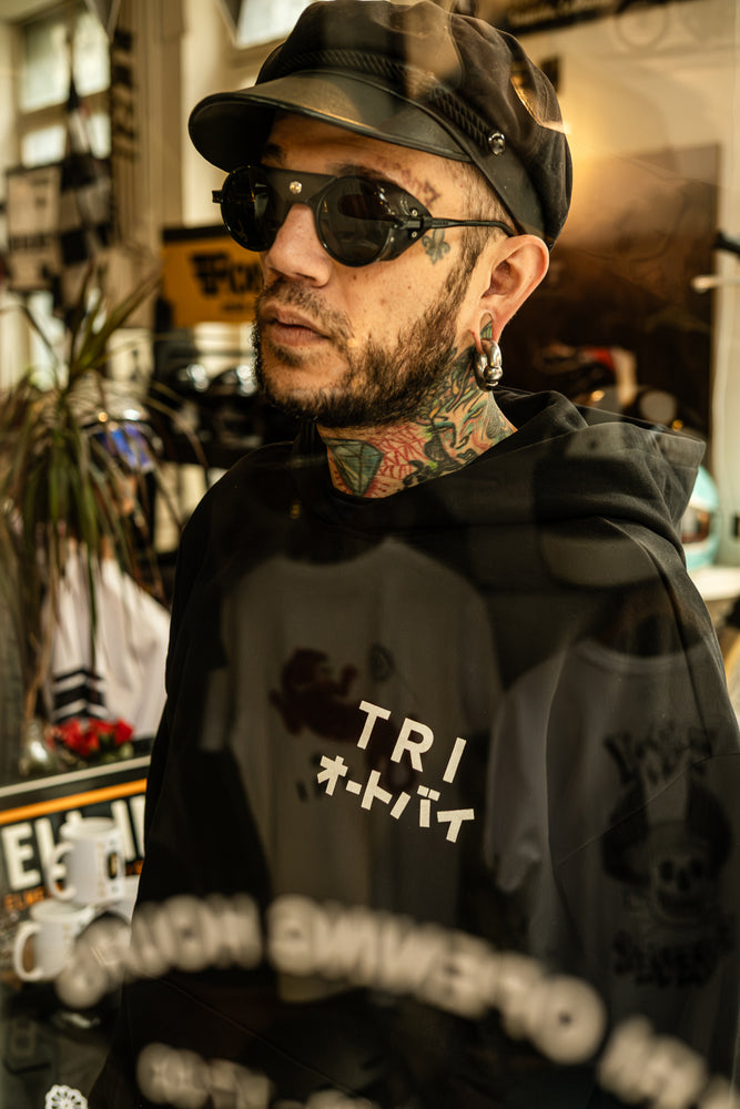 
                  
                    TRI JAPANESE MOTOR - ULTRA HEAVY HOODIE - BLACK
                  
                