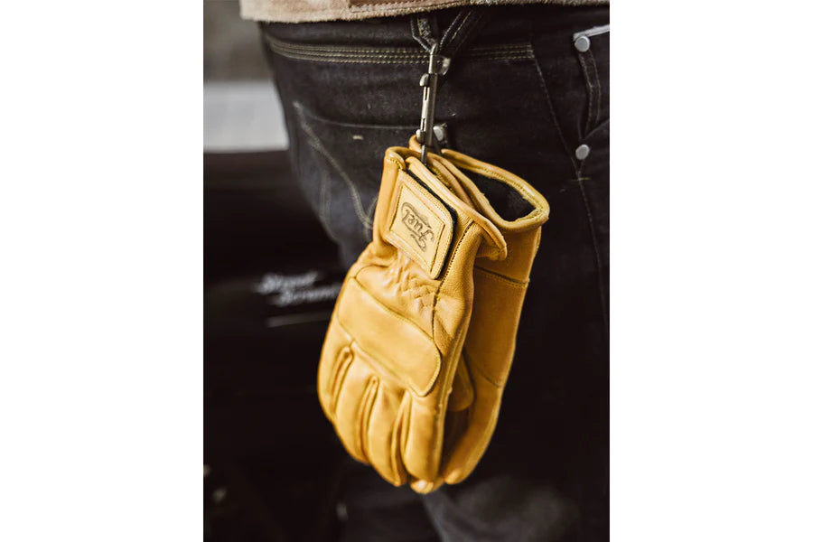 
                  
                    FUEL - UNITED GLOVES
                  
                