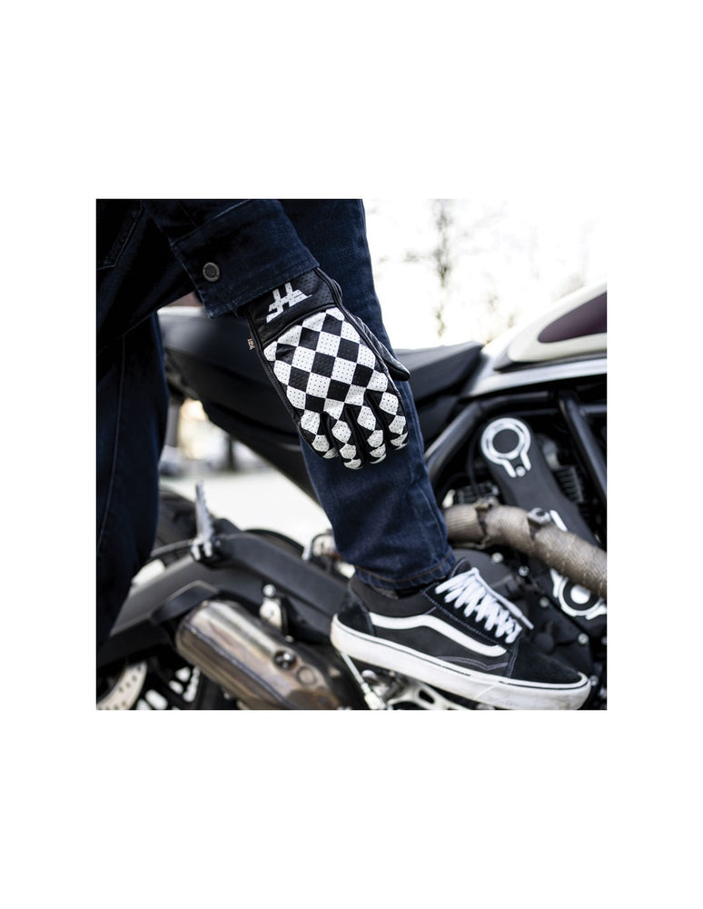 
                  
                    HOLY FREEDOM - BULLIT 2021 GLOVES - BLACK/WHITE
                  
                